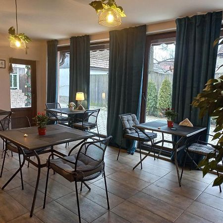 Casa Maria Roses Hotell Rîşnov Exteriör bild