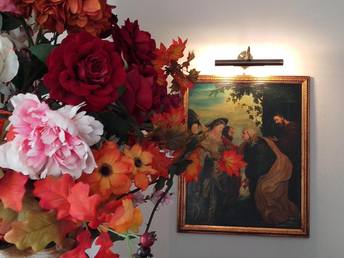 Casa Maria Roses Hotell Rîşnov Exteriör bild