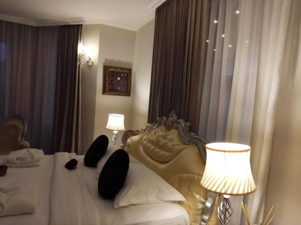 Casa Maria Roses Hotell Rîşnov Exteriör bild