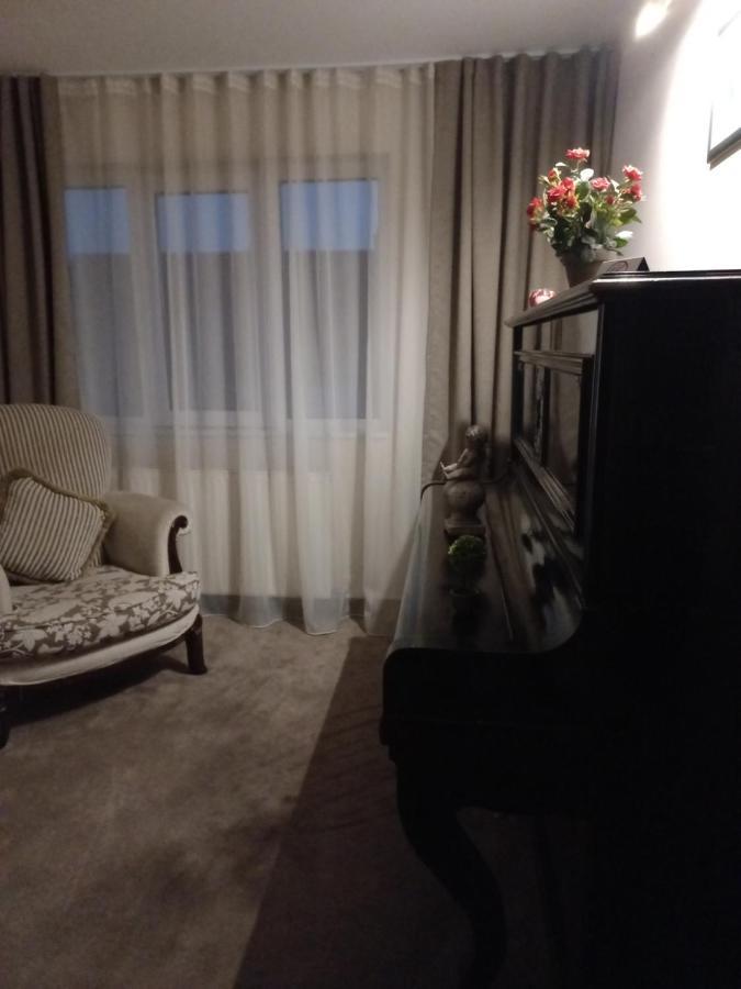 Casa Maria Roses Hotell Rîşnov Exteriör bild